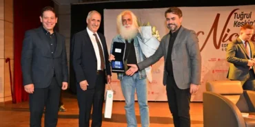 Sanatçı Suavi, Manisalılarla buluştu