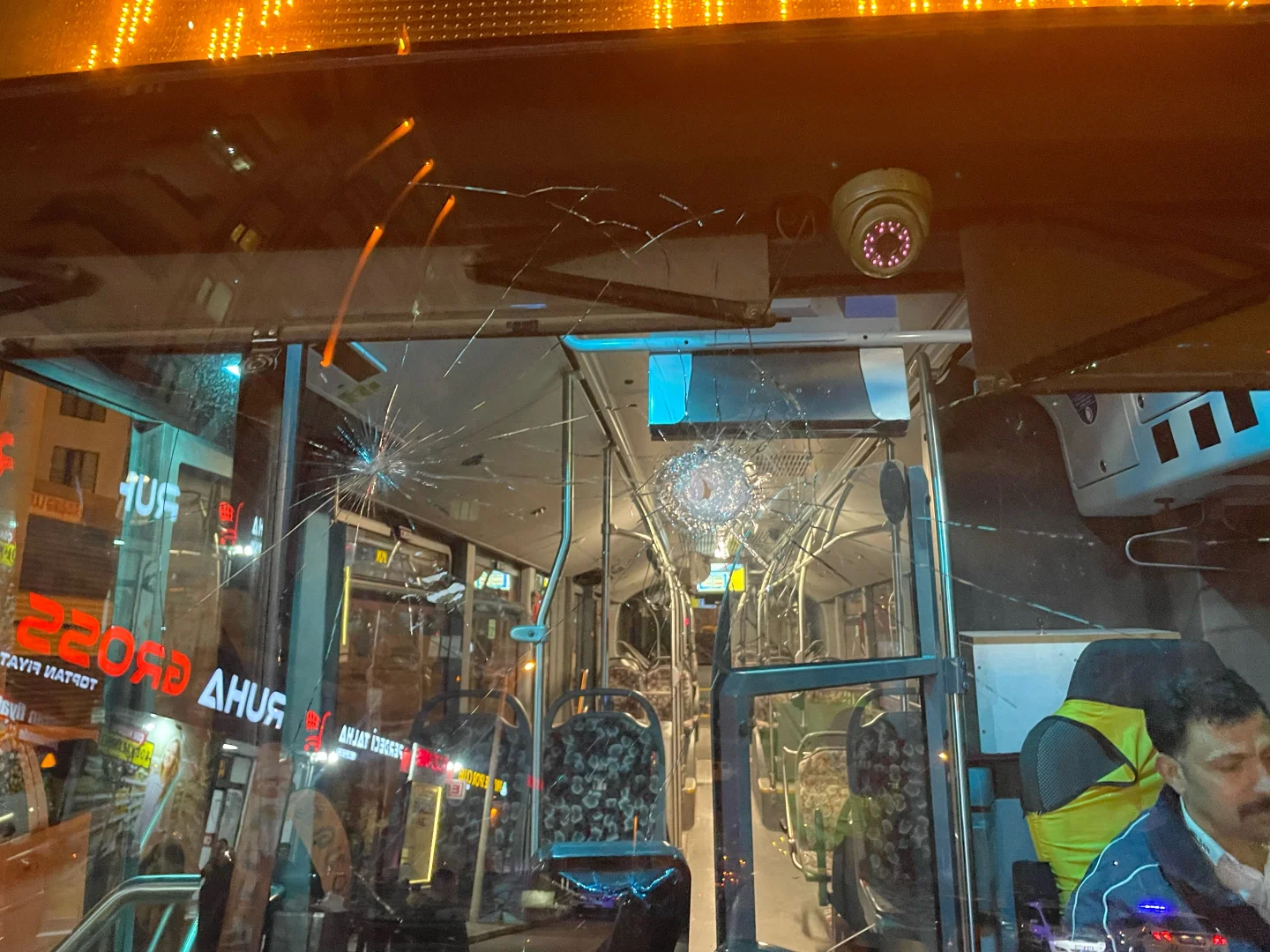 Şanlıurfa'da çıkan silahlı kavgada 2 genç ağır yaralandı