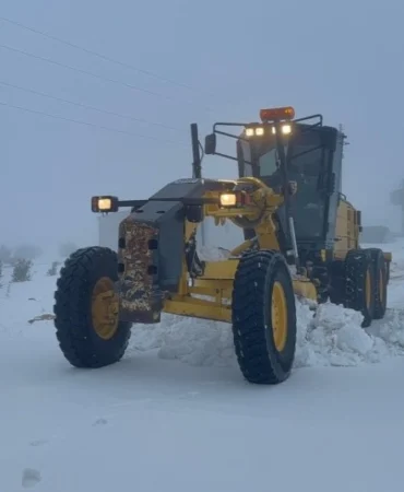 Şanlıurfa'da karla rekor mücadele