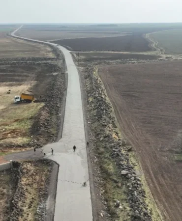 Şanlıurfa kırsalında 12 kilometrelik yol betonla buluşuyor
