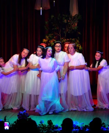 “Sevgi Elçileri” ilk kez Bornova’da sahnelendi