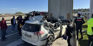 Sinop’ta otomobilin tıra çarptığı kazada bir kişi öldü