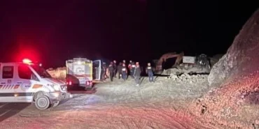 Sivas’ın Divriği'ndeki göçükte arama çalışmaları sürüyor