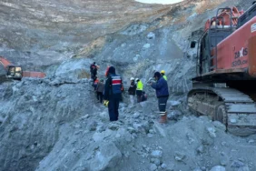 Sivas'ta maden ocağında göçük altında kalan şantiye müdürünün cenazesine ulaşıldı