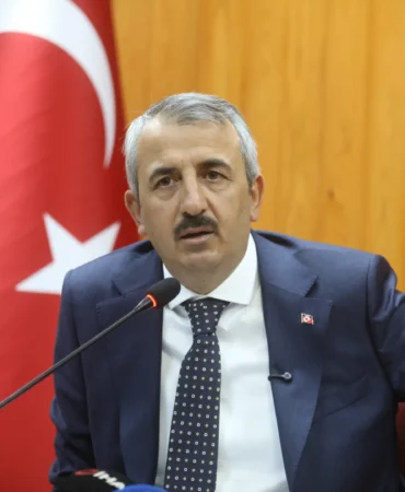 Su kesintileri yaşanan Edirne'ye barajdan su taşıyacak hat 1 ay içinde tamamlanacak