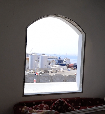 Suudi Arabistan öncülüğündeki koalisyon Mukalla Limanı’nı vurdu