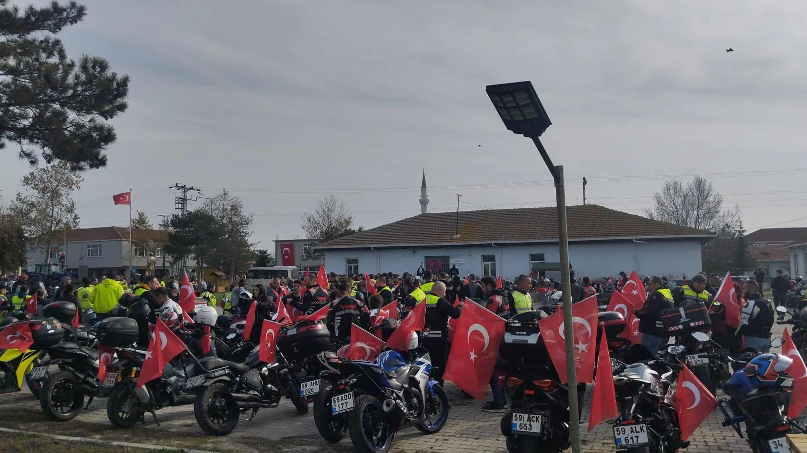 Tekirdağ'da motosikletliler şehit İlker Aykut'un ailesine taziyede bulundu