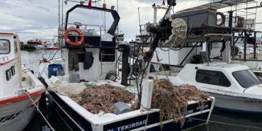 tekirdagli-kucuk-tekne-balikcilari-karides-icin-ag-atmaya-hazirlaniyor-jBicACci.jpg