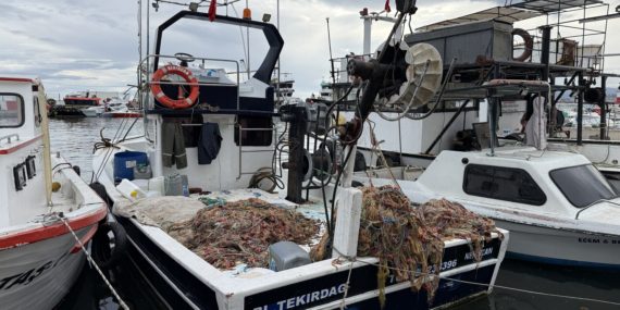 tekirdagli-kucuk-tekne-balikcilari-karides-icin-ag-atmaya-hazirlaniyor-jBicACci.jpg