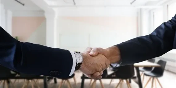 Ticaret Bakanı Bolat, Bakan Szijjarto ile görüştü