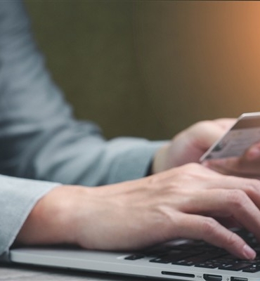 Toplam kart harcamaları 32,6 milyar TL civarında artış gösterdi