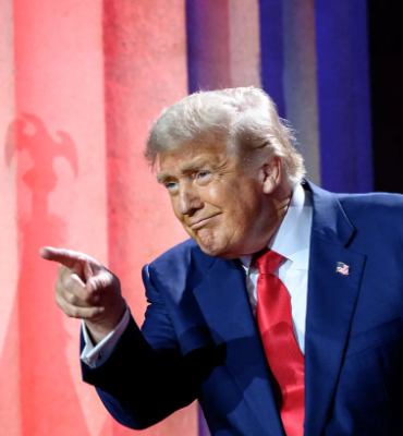 Trump: Dünyada en çok korkulan en güçlü orduya sahibiz