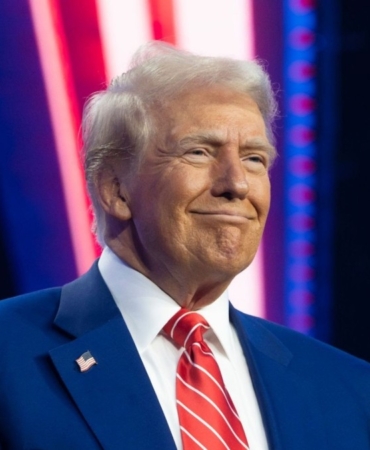 Trump’tan İran protestolarına sert uyarı: 'Tetikteyiz ve harekete hazırız'