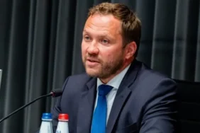 Tsahkna,  Cooper ile telefon görüşmesi gerçekleştirdi