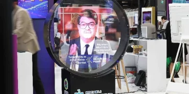 Turgut Özal hologram yöntemiyle Bilişim Fuarı'nda