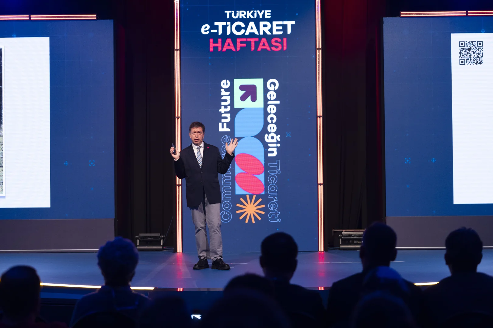 "Türkiye E-Ticaret Haftası" etkinliği ikinci gününde devam ediyor