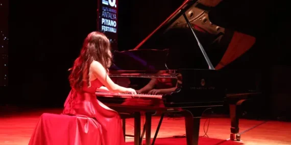 Uluslararası Antalya Piyano Festivali’nde genç yetenekler sahne aldı