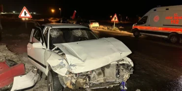 Uşak'ta iki otomobilin çarpıştığı kazada 10 kişi yaralandı