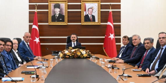 Vali Aktaş, yardımcılarıyla toplantı yaptı