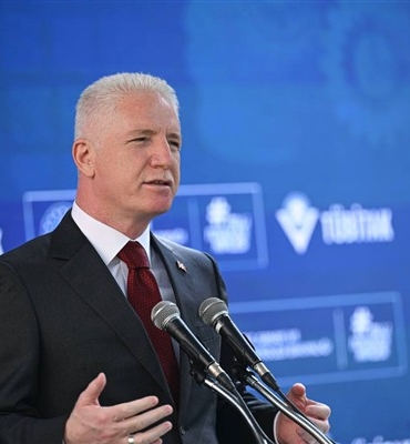 Vali Gül, Esenyurt Mimar Sinan Millet Bahçesi'ndeki törene katıldı