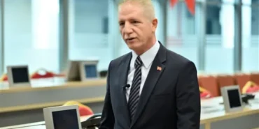 Vali Gül, ‘Öğretmenler Günü Sanat Sergisi’ne katıldı