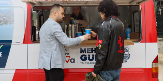 Yalova Belediyesi’nden öğrencilere sıcak çorba ikramı