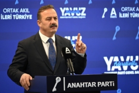 Yavuz Ağıralioğlu: ‘41 yıldır ‘Öcalan asılsın’ diyenler, şimdi ‘Apo nasılsın?’ diyorlar’  - Videolu Haber