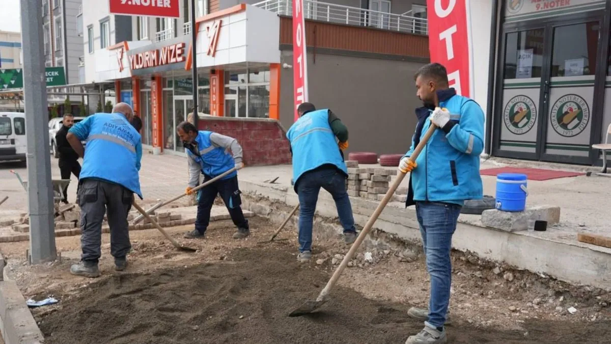 Yavuz Selim ve Karapınar mahallelerinde kaldırım yenileme çalışmaları sürüyor - Videolu Haber
