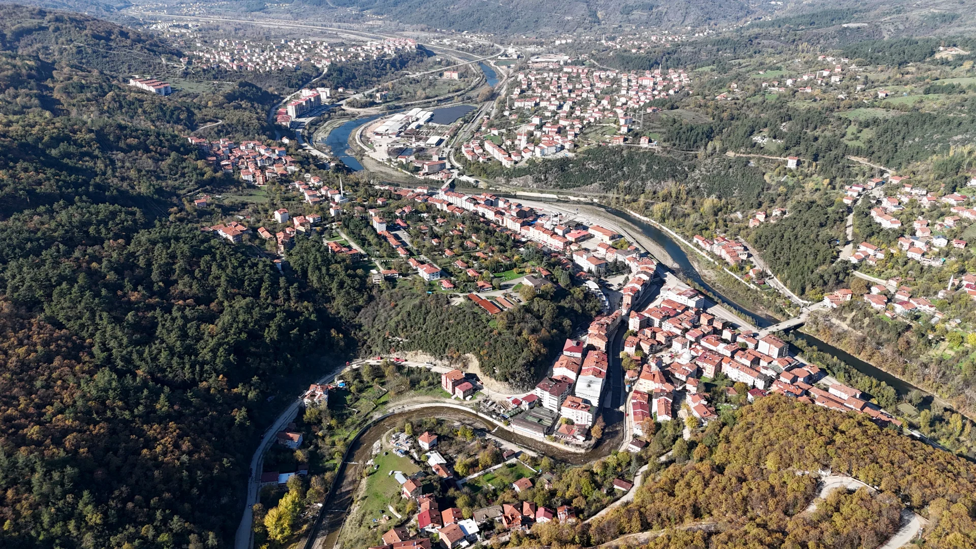 Yenice ormanları sonbahar renklerine büründü