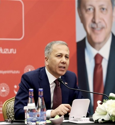 Yerlikaya: Yasa dışı çakar kullanımı yaklaşık yüzde 87 oranında azaldı