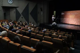 Yıldırım’da “Gülümseten Hatıralar” interaktif müzikli gösterisi sahnelendi