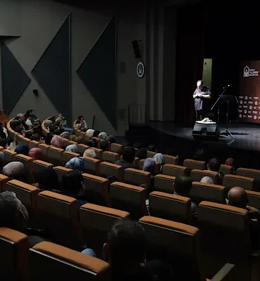 Yıldırım’da “Gülümseten Hatıralar” interaktif müzikli gösterisi sahnelendi