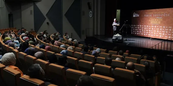 Yıldırım’da “Gülümseten Hatıralar” interaktif müzikli gösterisi sahnelendi