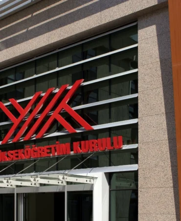 YÖK'ten 'Hukuki Yardım Yönetmeliği'nde değişiklik