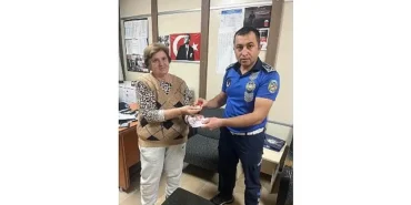 Zabıta Ekiplerimiz Kaybolan Para ve Ziynet Eşyasını Sahibine Teslim Etti