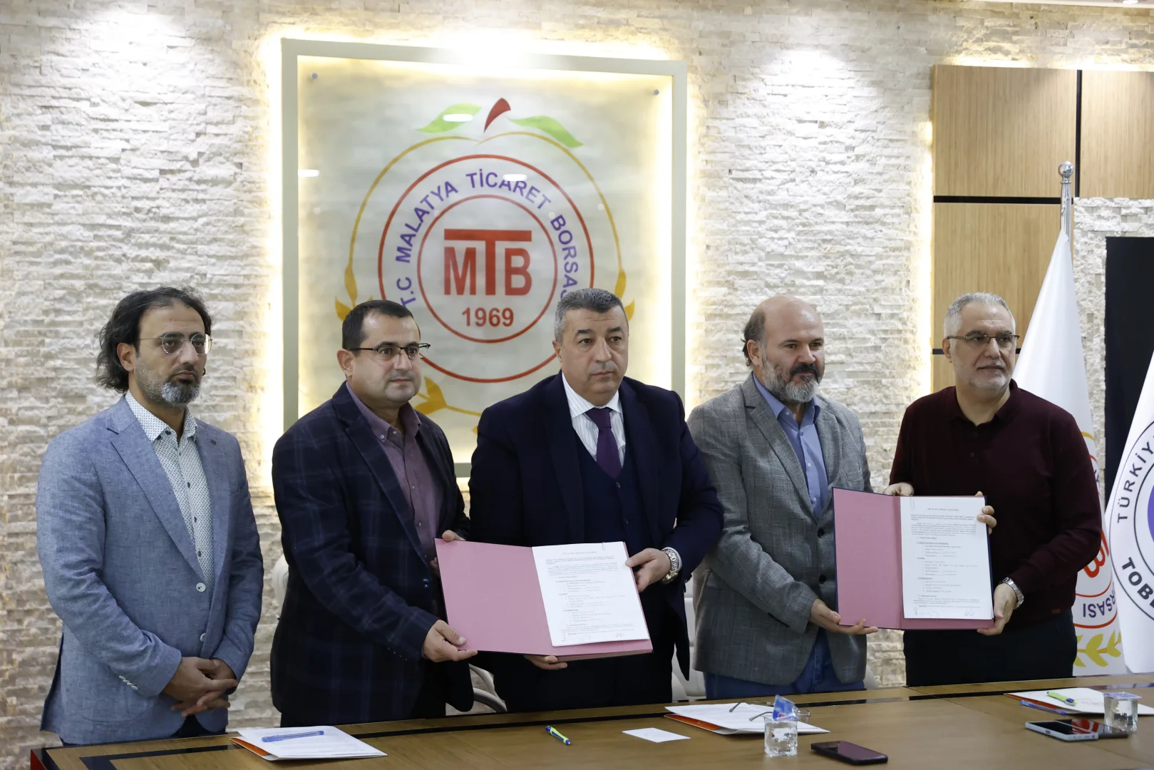 Zirai donun Malatya kayısısı ve bölge ekonomisine etkileri araştırılacak