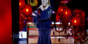 Ziynet Sali, Muazzez Abacı’ya Saygı Gösterdi