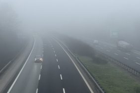 anadolu-otoyolu-ve-d-100-kara-yolunun-bolu-dagi-bolumunde-sis-tesirli-oldu-WLkbF1c3.jpg
