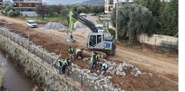 aydin-buyuksehir-belediyesi-kentin-dort-bir-yaninda-es-vakitli-calismalarini-surduruyor-8SdO8u9p.jpg