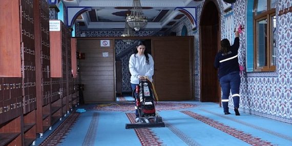 Bayraklı Ramazan’a Hazır