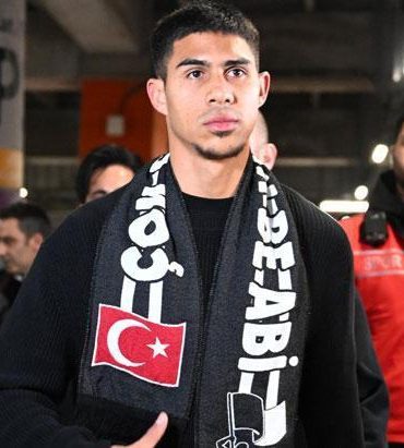 besiktas-transferi-duyurdu-devis-vasquez-istanbula-geldi-jVTrQNWt.jpg