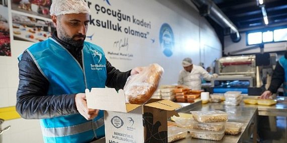 Beylikdüzü’nde Ramazan’ın Rahmeti Sofralara Taşınıyor