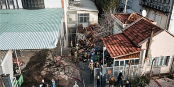 Bornova’daki fabrika yangını söndürüldü