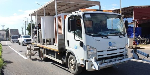 Büyükşehir Finike’nin ana arterlerini sıcak asfalt ile kaplıyor
