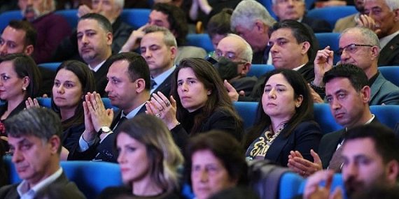 Çeşme Belediye Başkanı Lâl Denizli, “İzmir’de Afet” söyleşisinde Çeşme’nin afet hazırlık modelini anlattı