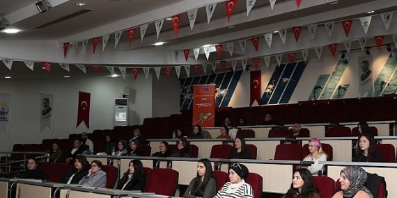 Çiğli’de İstihdam Garantili Kurslara Ağır İlgi