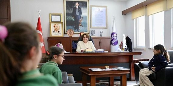 Didimli Öğrenciler Lokal İdaresi Lider Hatice Gençay’dan Dinledi