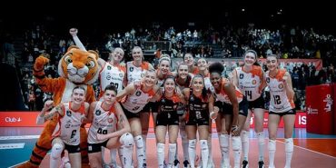 eczacibasi-dynavitten-meskeninde-net-galibiyet-naqe989D.jpg