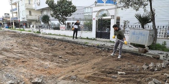 Edremit Belediyesi’nden İkizçay Mahallesi’nde ağır yol mesaisi