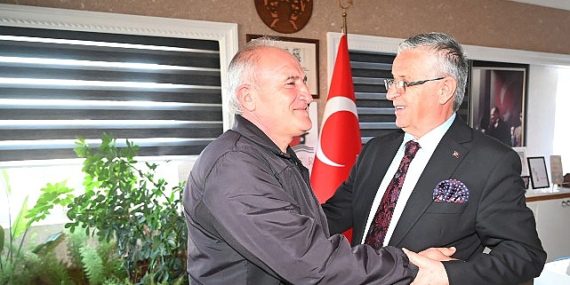 Emekli işçiden Lider Topaloğlu’na veda ziyareti